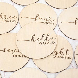 Mensuel Bébé Milestone Baby Annonce Bébé Jalons mensuels Baby Girl Boy Wooden Marker Milestone Cards Gravé Cadeau bébé Cadeau nouveau-né Cadeau