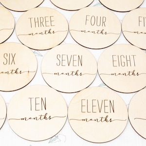 Mensuel Bébé Milestone Baby Annonce Bébé Jalons mensuels Baby Girl Boy Wooden Marker Milestone Cards Gravé Cadeau bébé Cadeau nouveau-né Cadeau