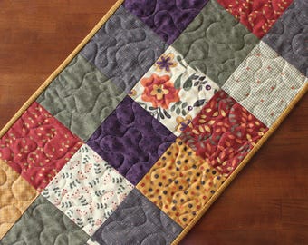 Quilted Fall Table Runner: Thanksgiving Table Decoration