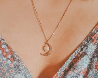 Crescent Moon Necklace | Hammered Moon Necklace | Keshi Moon Necklace | Gold Plated Necklace | Lunar Necklace | SÉLÉMÉ Necklace