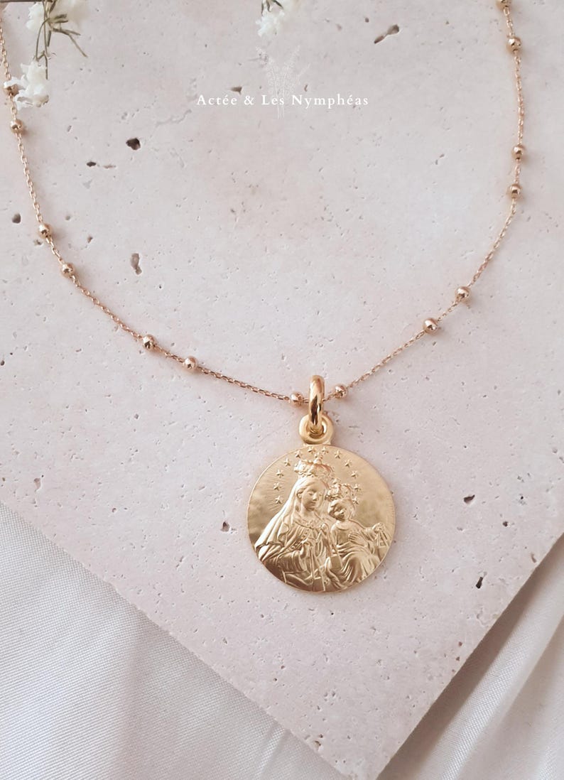 Collier avec pendentif Vierge Notre Dame du Mont Carmel, plaqué or