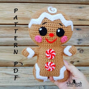 Padrão de boneca de pano amigurumi de brinquedo de gengibre de crochê