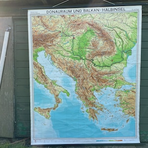 Mappa geografica vintage della regione del Danubio e della penisola balcanica Mappa della scuola mappa murale Poster educativo 1968