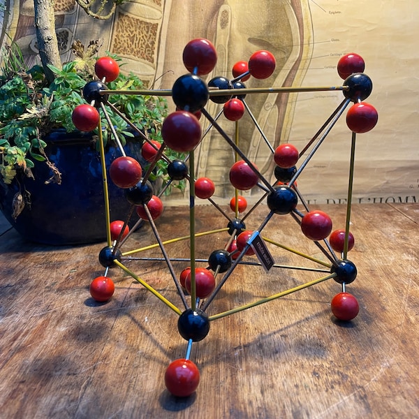 Vintage CARBON DIOXIDE school educational molecular model chemistry CO2 atoms molecule