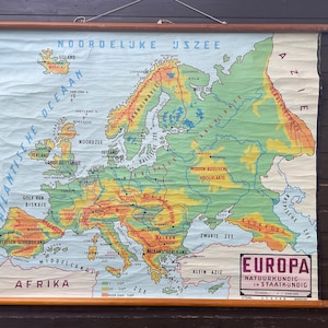 Schöne Vintage Karte von Europa Roll-Down-Schulkarte Siebdruck Weltkarte 1950er Jahre
