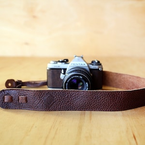 Camera Strap - True Brown Leather Camera Strap for DSLR or SLR camera, DSLR Camera Strap. Camera accessories. Canon camera strap. Nikon c