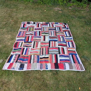 Antique Log Cabin Quilt: Handsewn Cottagecore Bedding (63&quot;x73&quot;)