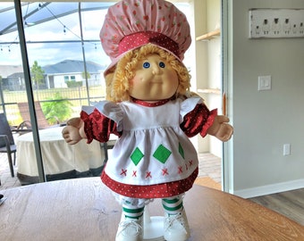 Vêtements de poupée avec écusson chou, 16 pouces fait main style vintage style Charlotte aux fraises (robe, bloomer, collants, chapeau), livraison gratuite