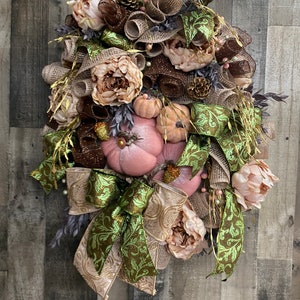 Fall wall swag, Autumn wreath for door, Fall Green and Pink Swag, Thanksgiving Wreath, Autumn Decor,  Fall Wreath, Pumpkin Wreath