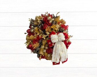 Cherub Red and Gold Christmas Wreath