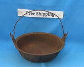 Antique VERY OLD Cast Iron Kettle Gate Mark, Skillet, bail handle free shipping