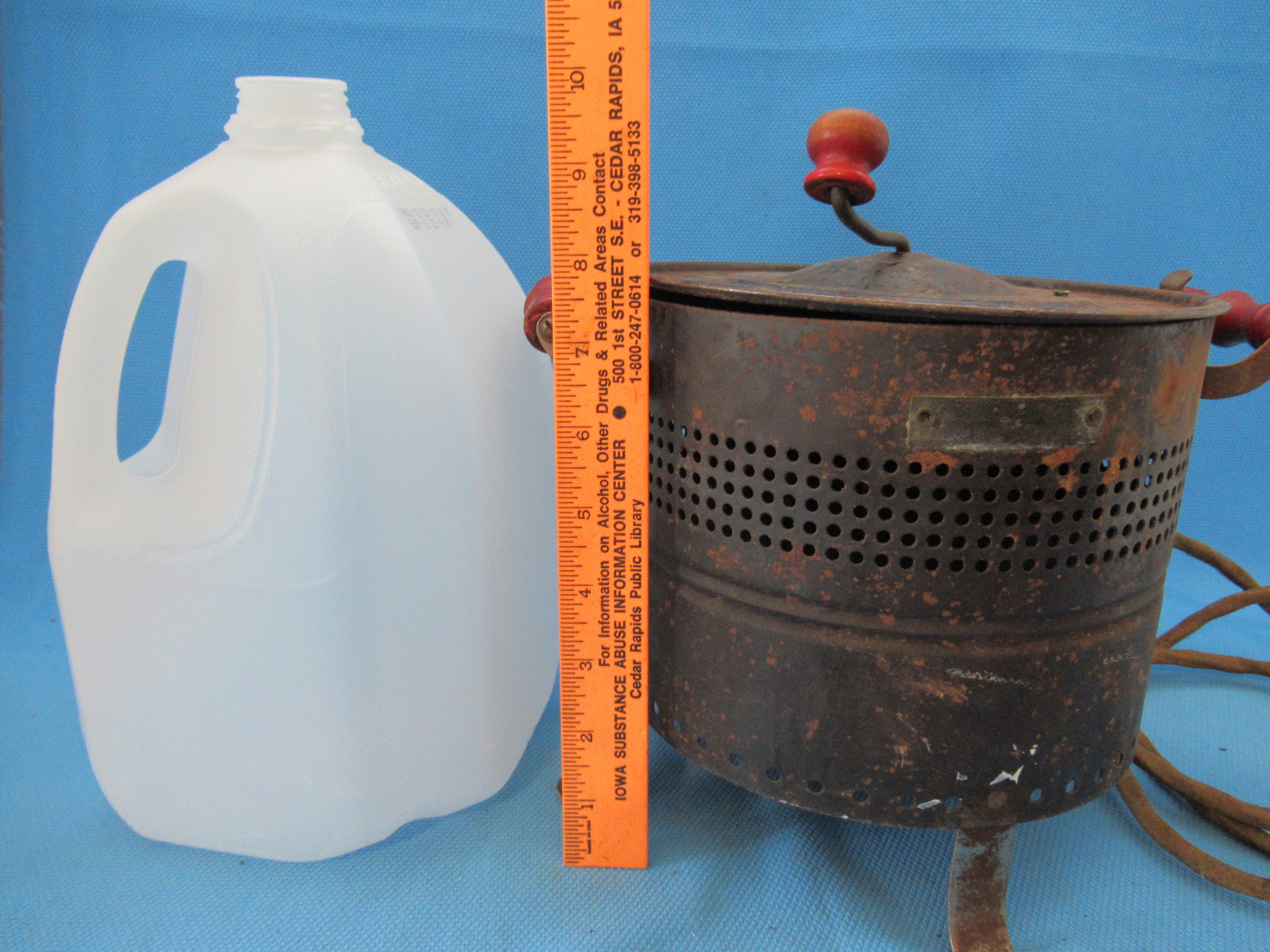crank handle popcorn popper
