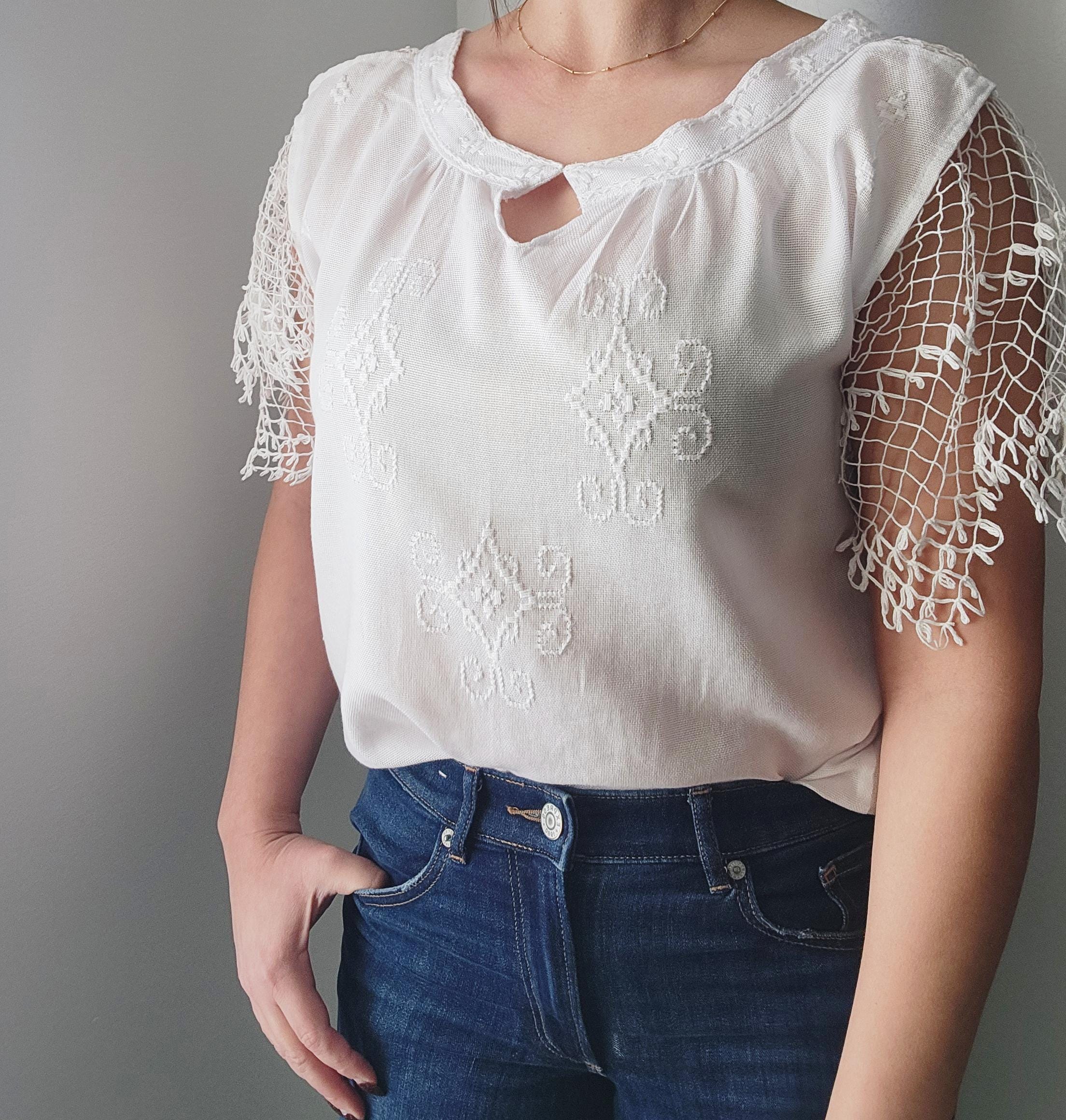 Medium Large Handmade Paraguayan Typoi Blouse: White Lace Sleeve