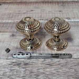 1 Pair Of Heavy Decorative Brass Door Knobs, Solid Brass Door Knobs, Vintage Brass Door Knobs (set 2)
