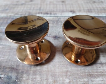 ヴィンテージ銅色真鍮ドアノブ：わずかに凹んだドアノブ - Etsy 日本