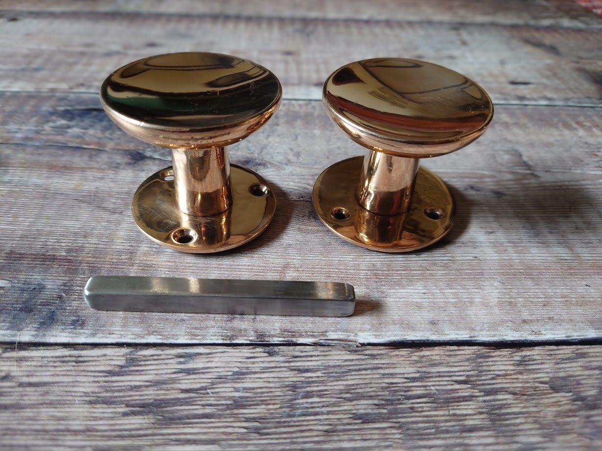 ヴィンテージ銅色真鍮ドアノブ：わずかに凹んだドアノブ - Etsy 日本