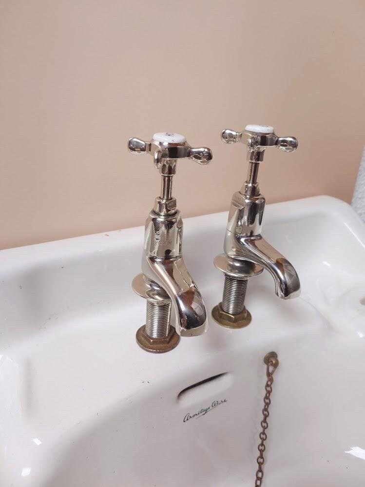 フランスアンティーク 洗面台噴水タンク用洗面器 1920〜1930年代 1930年代のポリッシュニッケル洗面台用蛇口：アンティークホワイト