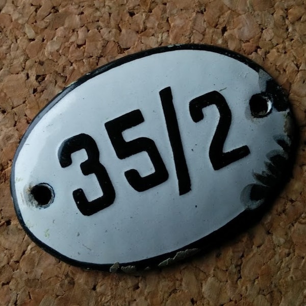 Kleine Vintage Emaille Nummer 35 / 2, Locker, Box