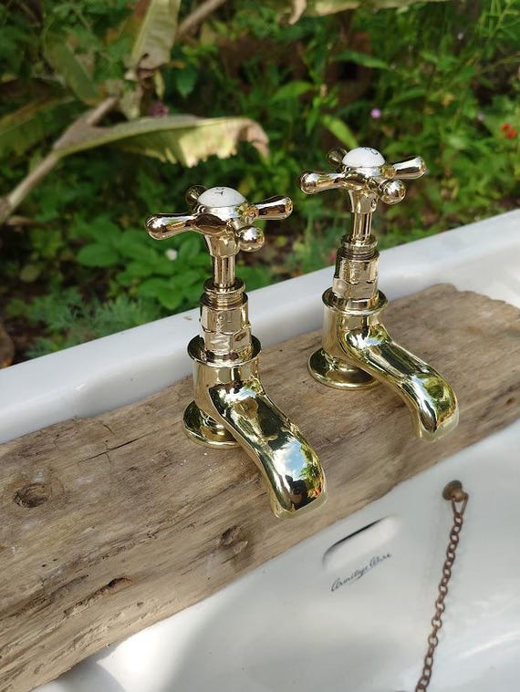 Grifos de lavabo de laton vintage grifos de laton pulido grifos de lavabo de bano antiguos reacondicionados y listos para instalar Etsy Espana