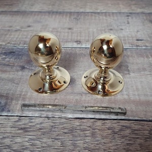 1 Pair Antique Brass Door Knobs, 1 Pair Vintage Brass door Knobs