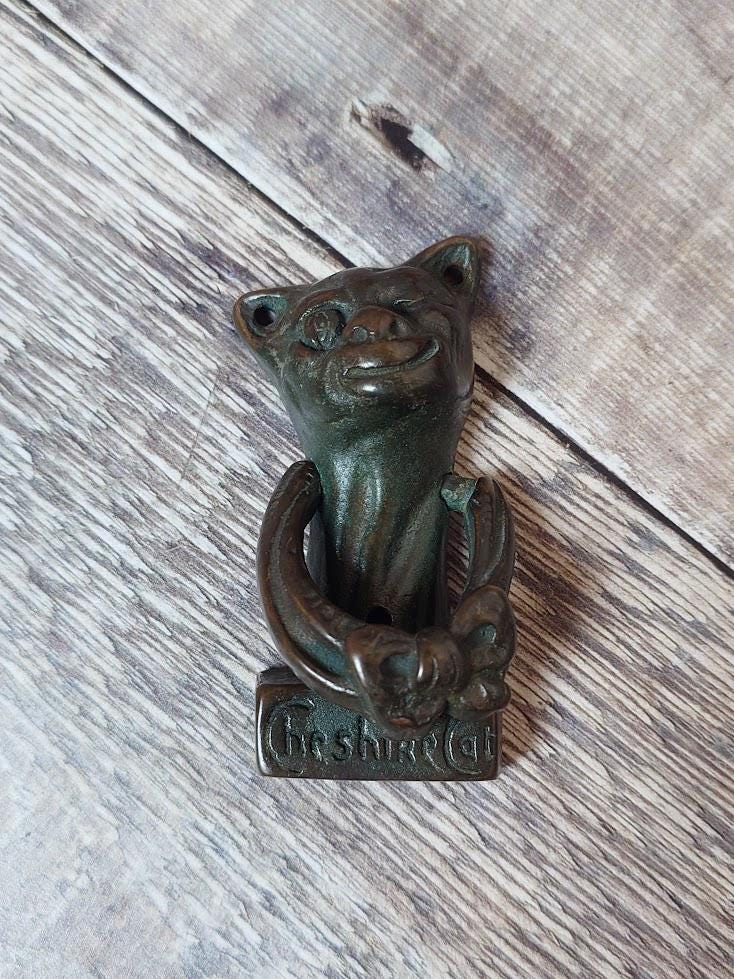 大きな目の猫のドアノッカー｜真鍮製 大きな目の猫のドアノッカー｜真鍮製 cat door knocker / アンティーク