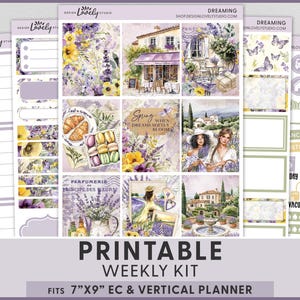 Op de afbeelding: Printbare wekelijkse kit voor 7"x9" EC en verticale planners. Het ontwerp bevat aquarel illustraties van lavendelvelden, Franse cafés en gebak in paarse, gele en groene tinten. Inclusief stickers en planner elementen.