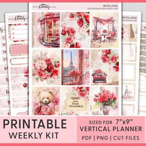 Könnte beinhalten: Druckbares Wochen-Kit für einen vertikalen Planer im Format 7"x9". Das Design zeigt Aquarellillustrationen von Pariser Szenen, Rosen und einem Teddybären. Das Kit enthält Aufkleber, Etiketten und dekorative Elemente in Rosa, Rot und Gold.