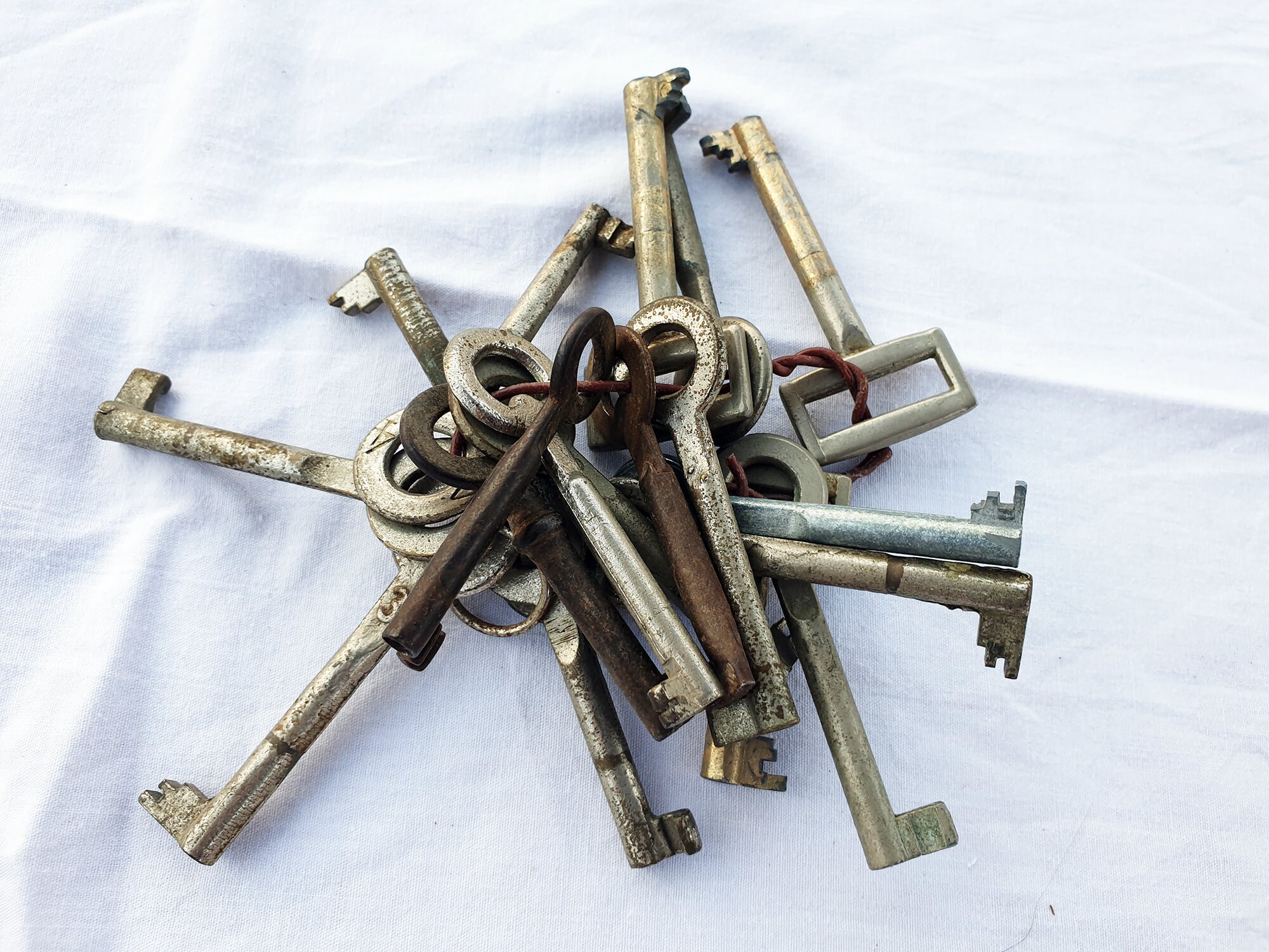 Lot of 18 Vintage Keys Antique keys rustic keys metal Etsy