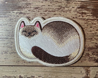 Siamese Cat Patch: Embroidered Applique, Iron On / Sew On, USA Made