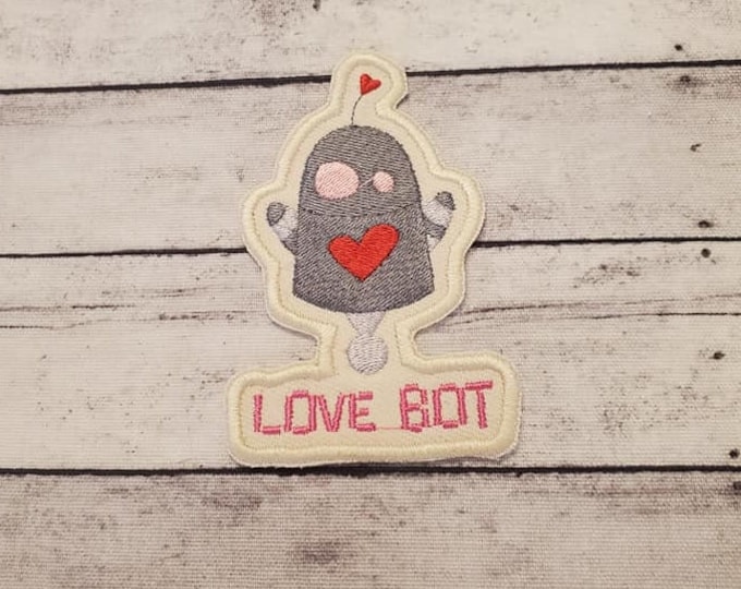 Love Bot Robot Patch, Embroidered Applique, Iron On / Sew On