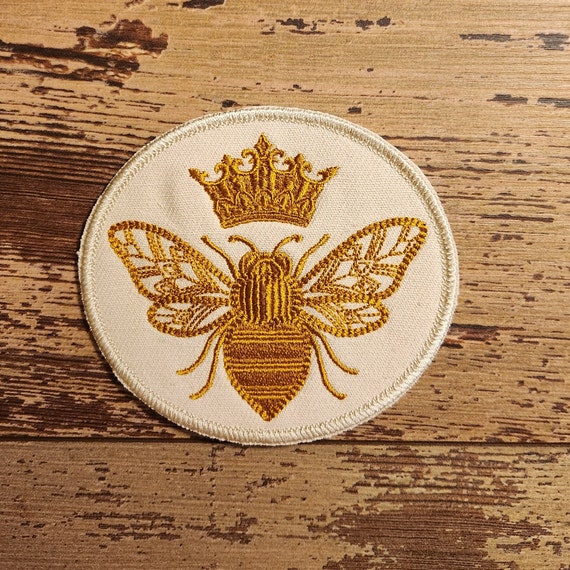 Majestic Queen Bee Embroidered Patch - Iron On / Sew On
