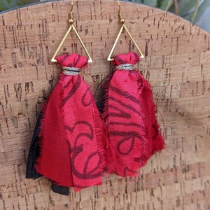 Sari Seide Ohrringe, Geschenk, Urlaub, leicht, recyceltes neues Material, Messing