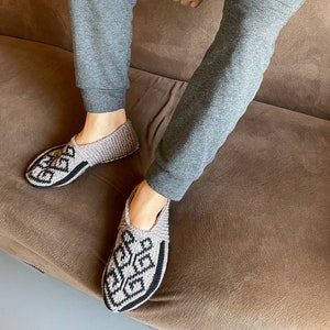 Narrow house shoes best sale