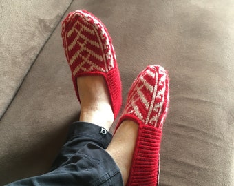 women's red house slippers