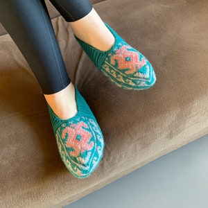 Teal, Gray & Pink Women&#39;s Traditional Slipper Socks WITHOUT Suede Soles, House Socks, Houseshoes. US Shipping