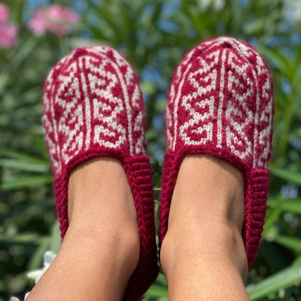 Maroon & Tan WITHOUT Suede Soles Women's Size 6-9 Slipper Socks. House shoes Patik. US Shipping