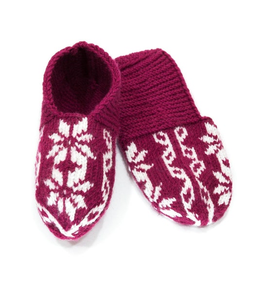 womens narrow house slippers