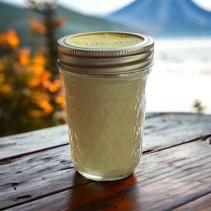 Crackling wood wick soy candle in customer favorite Volkano