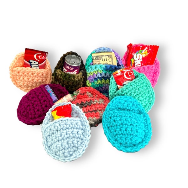 Crocheted Easter eggs with pockets