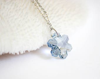 Snowflake Necklace - Crystal Snowflake Necklace - Gift For Her - Crystal Necklace - Christmas Necklace - Swarovski Crystal Necklace