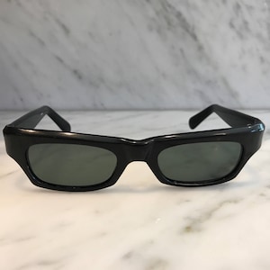 Unused unisex vintage sunglass