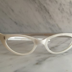 Vintage Cateye Pearly White Unused