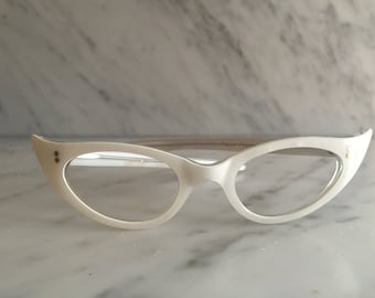 Vintage Cateye Pearly White Unused