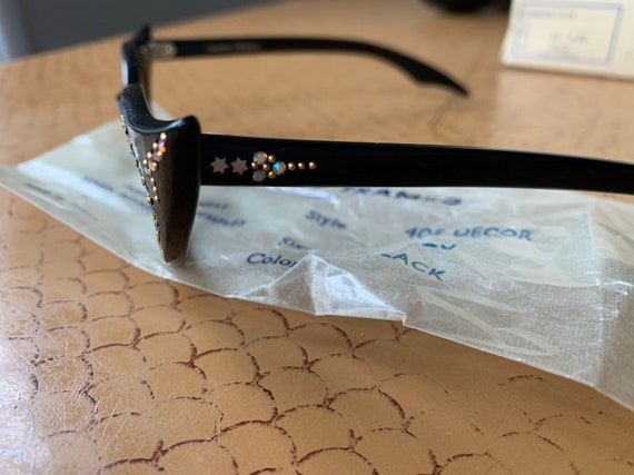 unused black vintage cat eye with stones - image 4