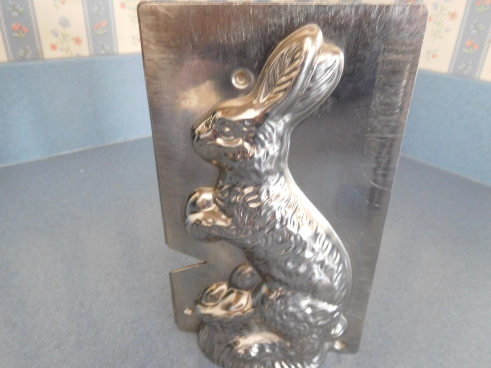 Vintage Antique Rabbit with Egg by Weygandt Vintage Metal Candy Mold #24