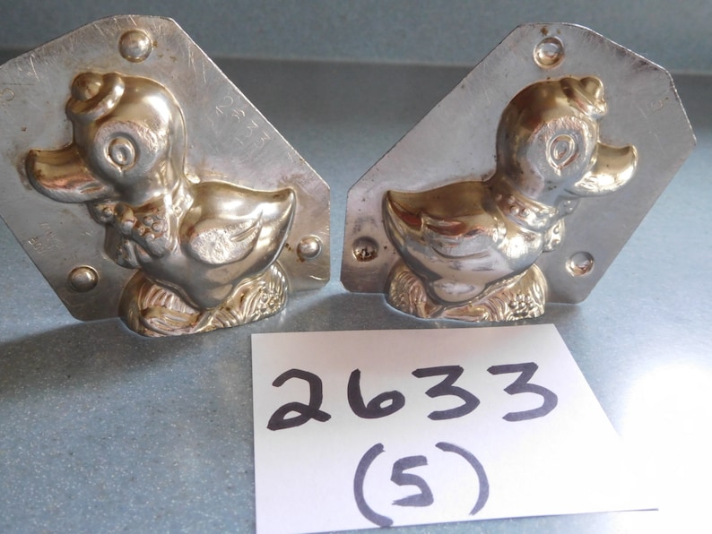 Duck Wearing Bow at Neck and Small Hat by Horlein #26335 Vintage Metal Candy Mold