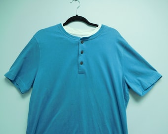 Vintage Medium Blue Henley Shirt With White Neckline Size L By Croft & Barrow In Very Good Vintage Condition