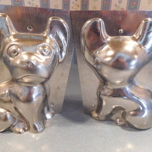 Sitting Bulldog by Weygandt 290 Vintage Metal Candy Mold image 2