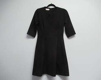 Vintage Simple Black Dress With 3/4 Sleeves No Size Tag Most Likely Medium In Very Good Vintage Condition