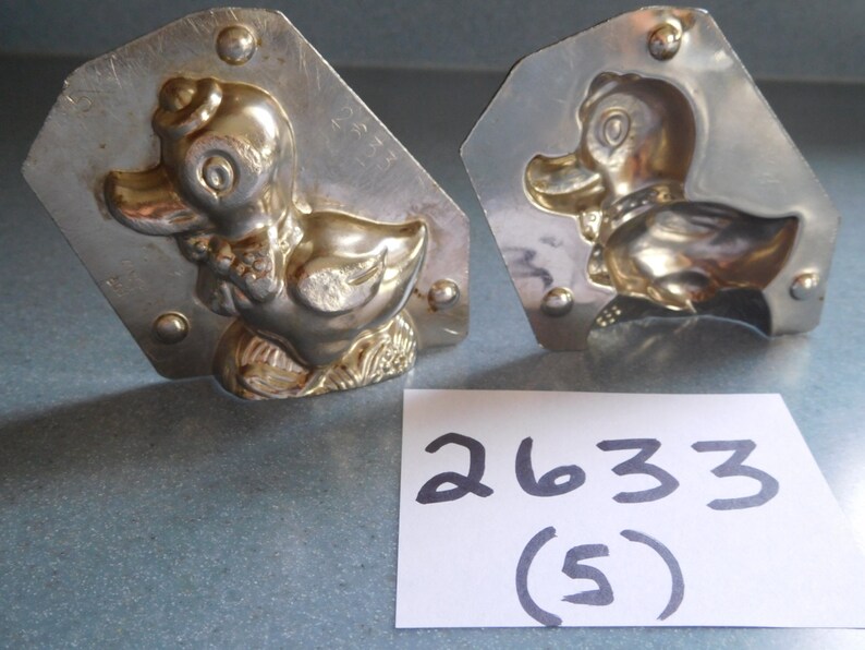 Duck Wearing Bow at Neck and Small Hat by Horlein #26335 Vintage Metal Candy Mold